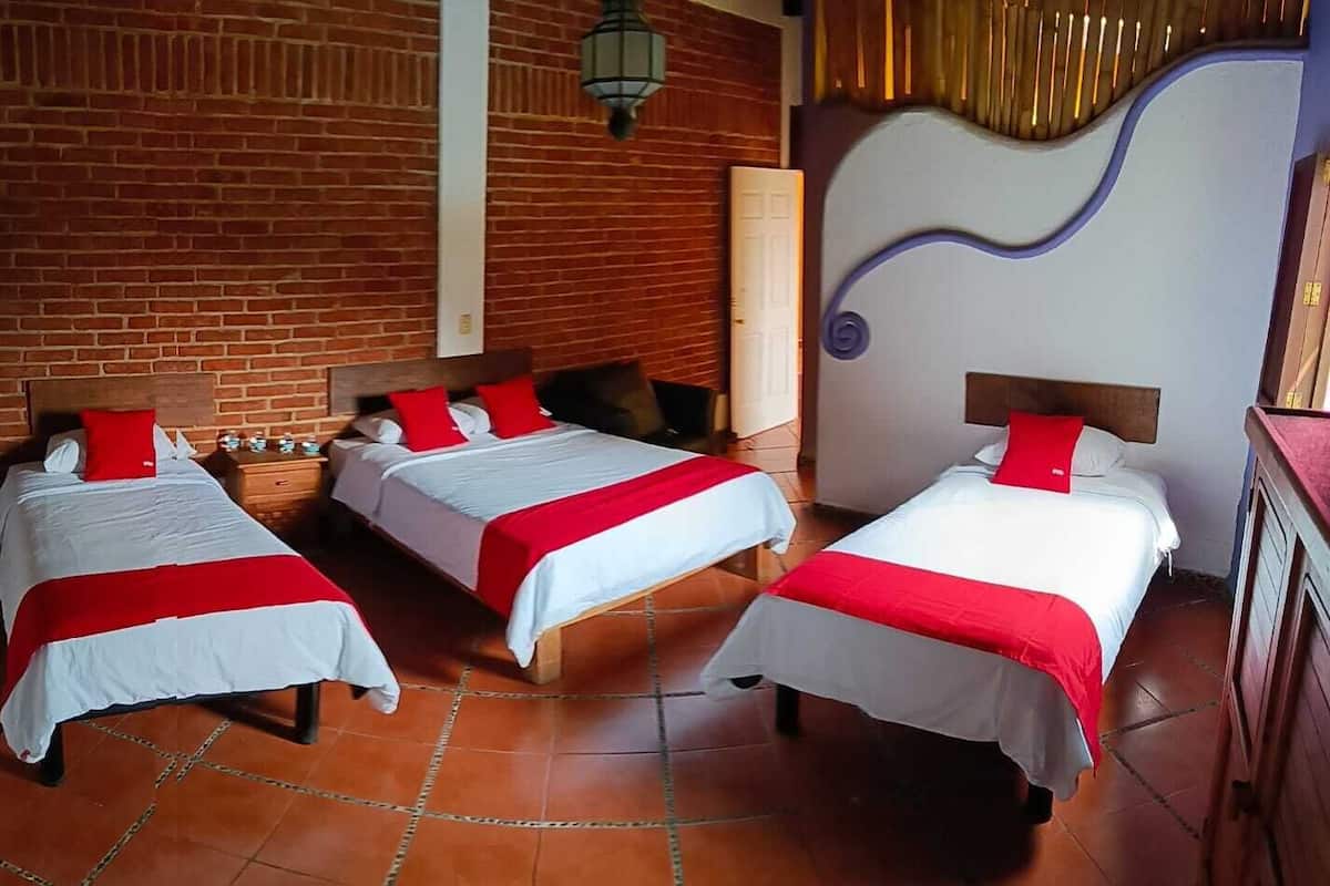 Habitación superior con 1 cama matrimonial o 2 individuales | Wifi gratis