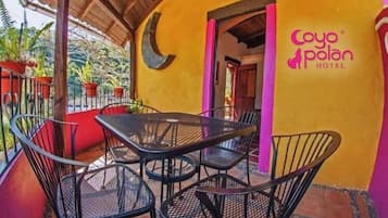 Habitación Deluxe | Terraza o patio