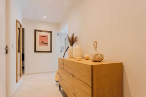 Interior - Bright, A/C Apartment With sea View - Antibes (Antibes)