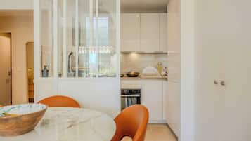 Apartment | Private kitchen | Fridge, oven, stovetop, dishwasher