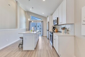 Fridge, microwave, oven, stovetop - Kokomo - Pet Friendly, walking distance to beach access and Island Greenway! (Carolina Beach)