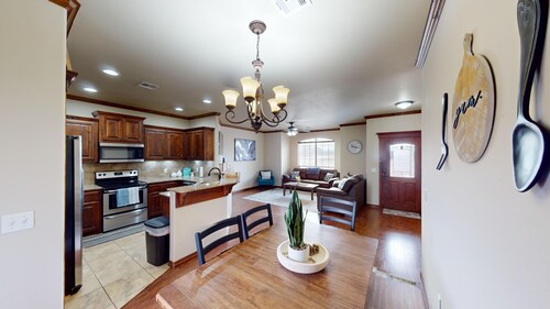 The Cozy Casa : Comfort Awaits!