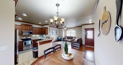 The Cozy Casa : Comfort Awaits!