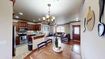 The Cozy Casa : Comfort Awaits!