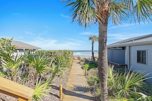 Property grounds - ☀️Stunning Ocean Views, Steps to Beach | Sea Dunes Nautilus B7☀️ (New Smyrna Beach)