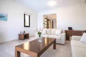 Villa Deluxe, 3 habitaciones, alberca privada, vista al mar | Interior