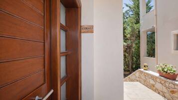 럭셔리 빌라, 침실 3개, 전용 수영장, 바다 전망 | 저자극성 침구, 객실 내 금고, 다리미/다리미판, 무료 유아용 침대