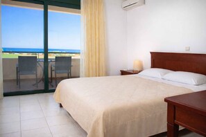 Deluxe Villa, 3 Bedrooms, Private Pool, Sea View | Interior