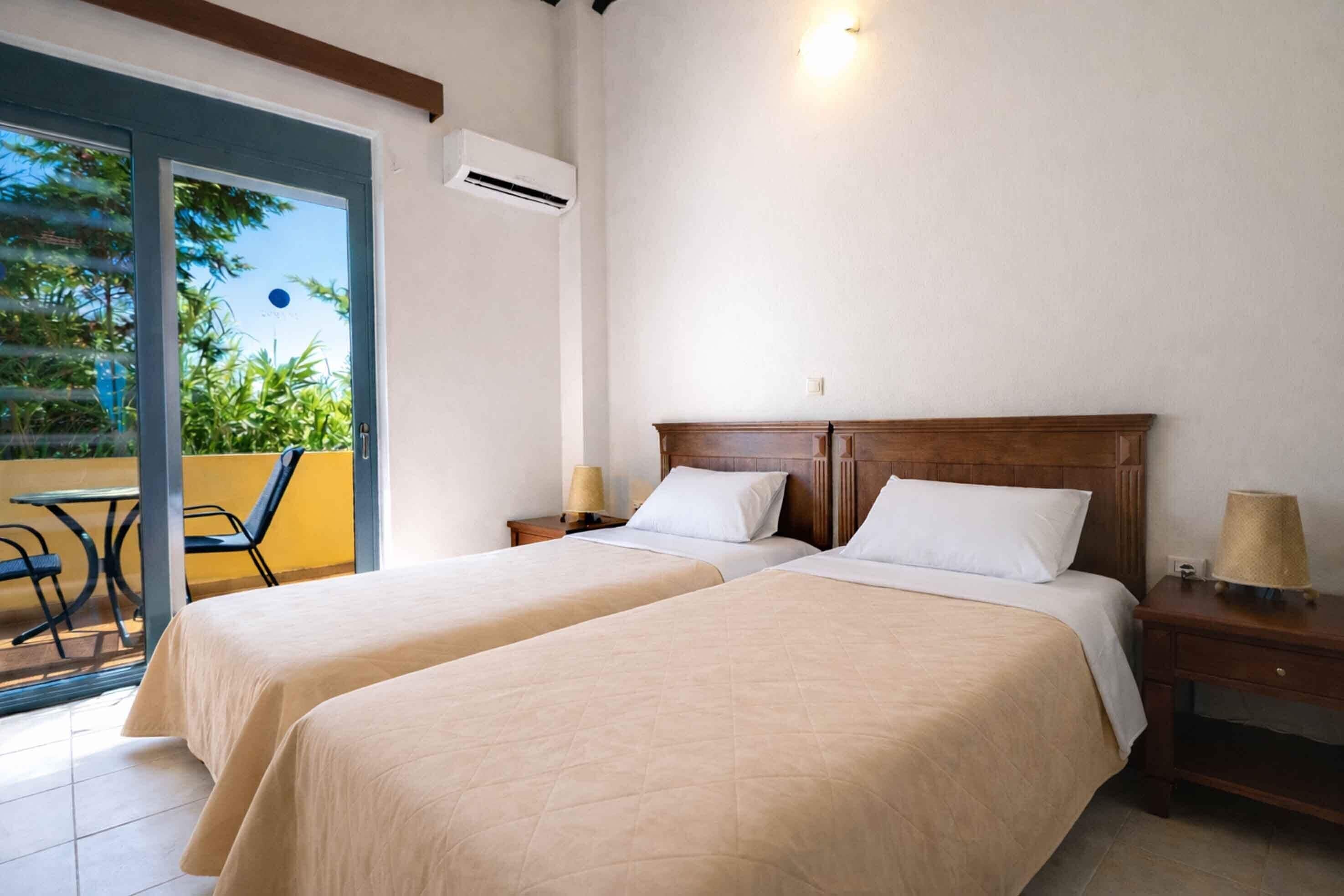 Hypo-allergenic bedding, in-room safe, iron/ironing board