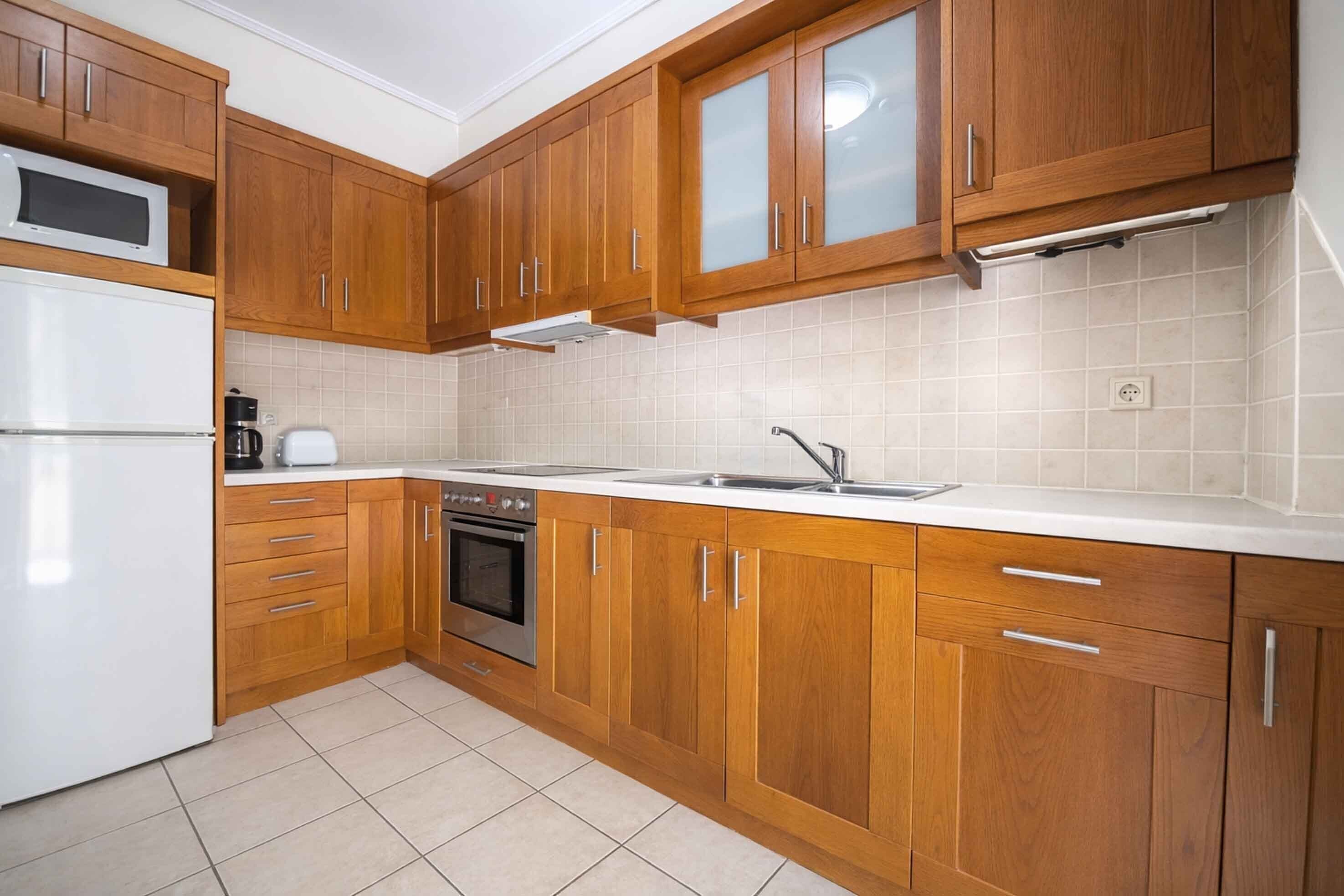 Vila Mewah, 3 kamar tidur, kolam renang pribadi, pemandangan laut | Dapur pribadi | Lemari es besar, microwave, oven, dan kompor