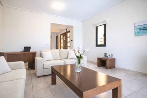 Luxury Villa, 3 Bedrooms, Private Pool, Sea View | Living area - Corali Villas  (Kamisiana)