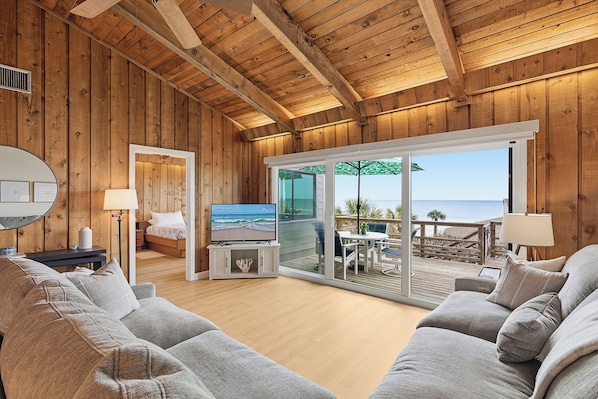 Smart TV - 🏖️Steps to Beach | Ocean Views | Community Pool | Sea Dunes Nautilus B7-A🏖️ (New Smyrna Beach)