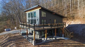 Exterior - Cliffhanger | Hocking Hills, EV Charger, Hot Tub (Laurelville)