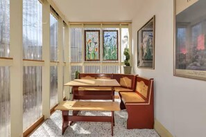 Dining - Entire 4-Unit House - Downtown Bar Harbor (Bar Harbor)