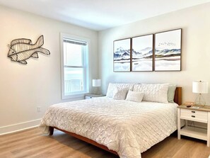 2 bedrooms, desk, iron/ironing board, WiFi