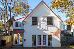 Exterior - Sunset Studio in the Heart of Bar Harbor (Bar Harbor)