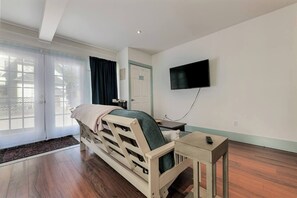 Interior - Radiant Studio in the Heart of Bar Harbor (Bar Harbor)