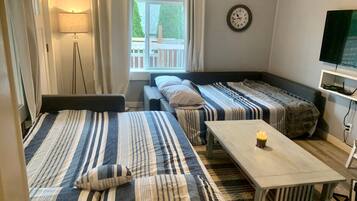 1 bedroom, free WiFi, bed sheets