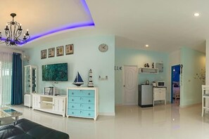 Living area - Aonang Sweet Blue Sea (Krabi)