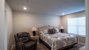 4 habitaciones, tabla de planchar con plancha, wifi y ropa de cama