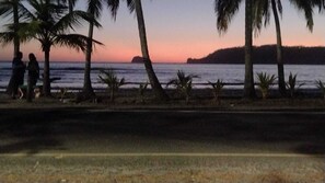 Beach - Fabulous 1-bedroom apartment with AC in Puerto Carrillo (Puerto Carrillo, Guanacaste)