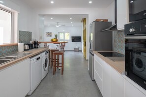 Køleskab, mikrobølgeovn, ovn, opvaskemaskine