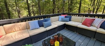 Stylish Cabin-Firepit & Hot Tub