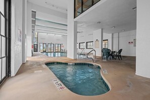 Pool - Spacious 3-bedroom condo in Myrtle Beach with AC and ocean views 6th floor (Myrtle Beach)