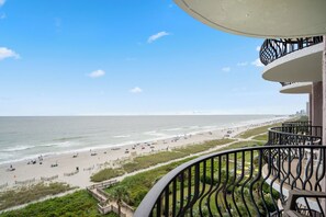 Property grounds - Spacious 3-bedroom condo in Myrtle Beach with AC and ocean views 6th floor (Myrtle Beach)