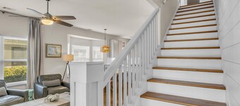 4 BR/4 Ba Close to Beach w/ private pool & free golf cart. Spring Break Specials