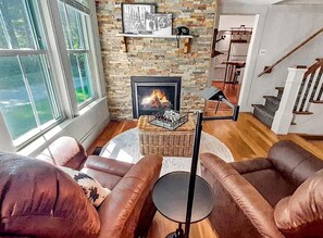 Smart TV, fireplace, books - Vermont Escape in Ludlow Village - Okemo (Ludlow)