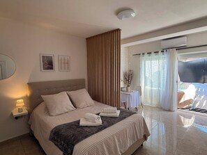 1 bedroom, WiFi, bed sheets - 🛁 Cosy studio with private Jacuzzi and terrace - Béziers (Béziers)