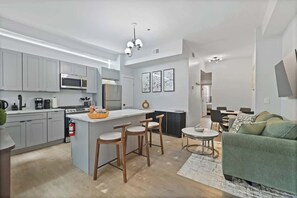 Interior - Spacious 3BR | Quick 5-Min PATH Access (Jersey City)