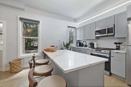 Fridge, microwave, oven, stovetop. Spacious Stay 3BR For 8 | MetLife,NYC & PATH Ready