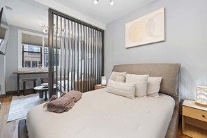 Bügeleisen/Bügelbrett, Reisekinderbett, WLAN, Bettwäsche