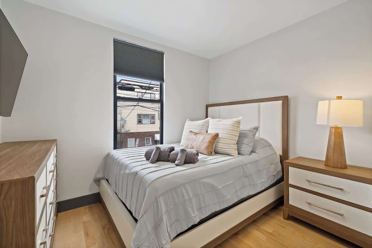 3 habitaciones, tabla de planchar con plancha, cuna de viaje y wifi 