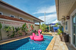 Kolam renang terbuka 