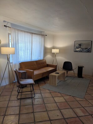 Living area - Old Pueblo Gem (Tucson)