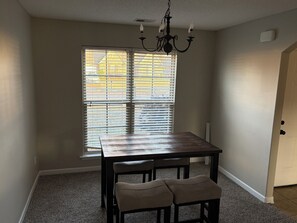 Interior - Fabulous 4-bedroom house with AC in vibrant Memphis (Memphis)