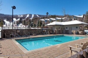 Pool - Ski in / Ski out - Spacious 4-bedroom townhome in  Windham (Windham)
