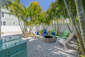 Property grounds - Pickets Cottage, Downtown Dunedin FL (Dunedin)