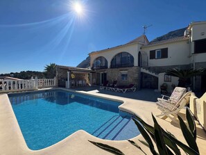 Pool - Wonderful holiday villa with breathtaking sea view (Dénia)