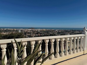 Property grounds - Wonderful holiday villa with breathtaking sea view (Dénia)
