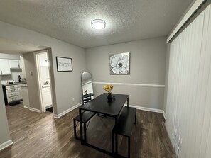 Dining - Cozy 2Bedroom Townhouse Style apartmentApartment (Stone Mountain)