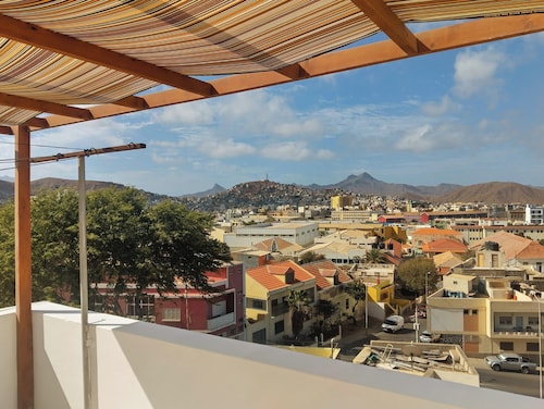 Lovely 2-bedroom apartment in Mindelo for a relaxing stay