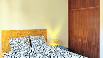 2 bedrooms, internet, bed sheets