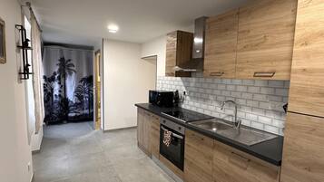Fridge, microwave, dishwasher