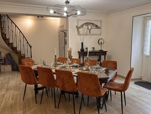 Dining - Countryside Cottage in Buxières-les-Mines with Pets Allowed and Parking (Buxières-les-Mines)