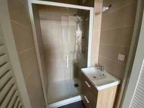 Bathroom - Beachfront T2 Apartment for 3 people (Argelès-sur-Mer)