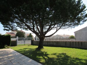 Property grounds - Quiet house near beaches in L'Aiguillon (L'Aiguillon-sur-Mer)